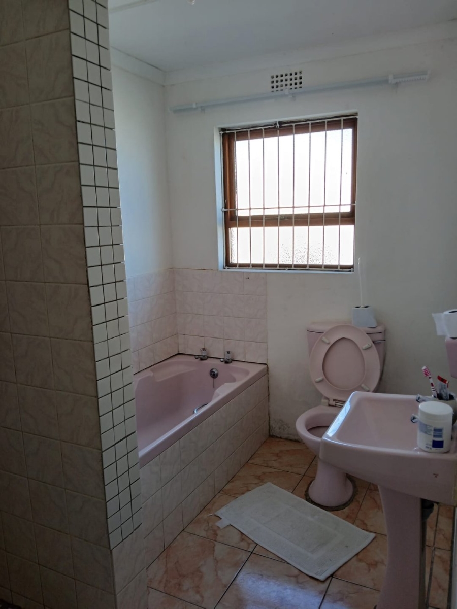 5 Bedroom Property for Sale in Club View Eastern Cape